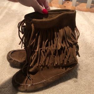 Fringe boots